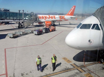 Málaga flygplats har slagit halvårsrekord, månadsrekord och timsrekord.